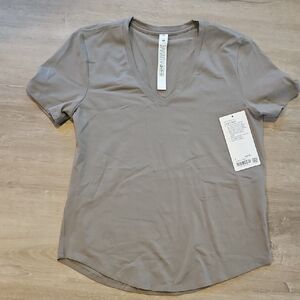 Lululemon Love V Neck T-shirt Size 6